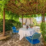 Pergola * Monte Santa Maria Tiberina